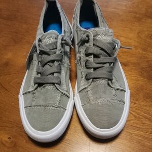 Blowfish Distressed Gray Sneakers